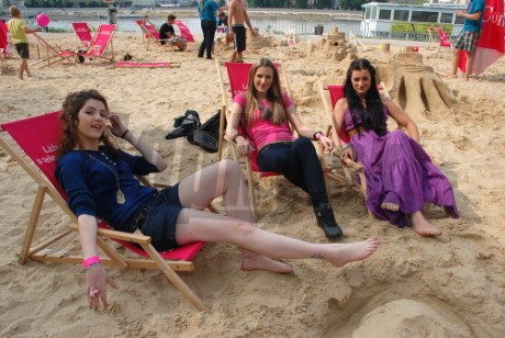 Celeste T-Com pláž.jpg